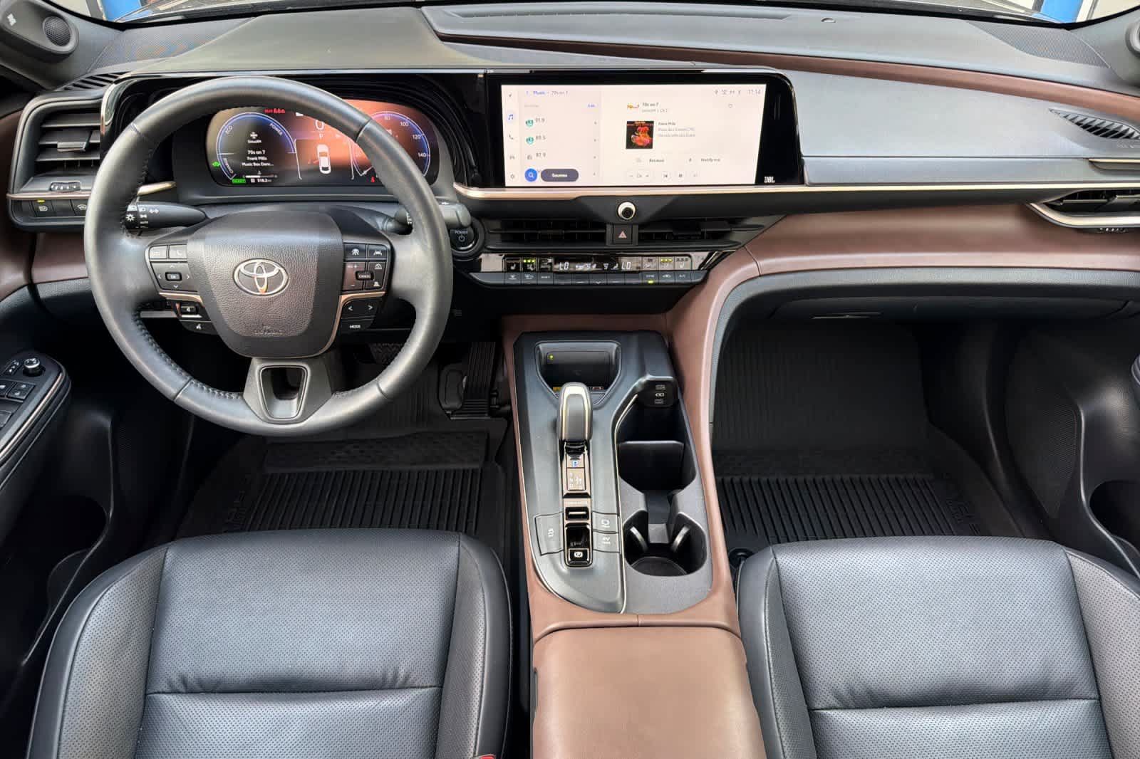Used 2023 Toyota Crown AWD/4WD image 3