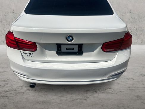 Used 2018 BMW 320i xDrive Sedan AWD/4WD image 14