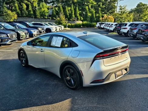 Used 2023 Toyota Prius LE FWD image 12