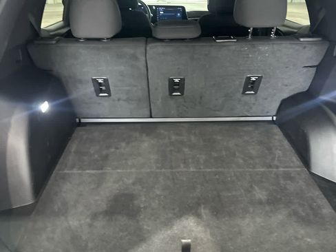 Used 2025 Chevrolet Equinox LT FWD image 13