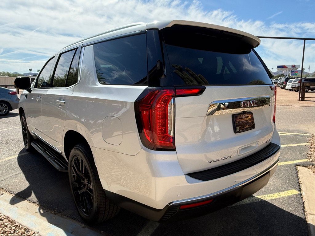 Used 2023 GMC Yukon SLT w/ SLT Premium Package AWD/4WD image 7