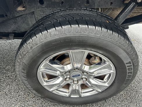Used 2018 Ford F150 XLT w/ Equipment Group 302A Luxury AWD/4WD image 42