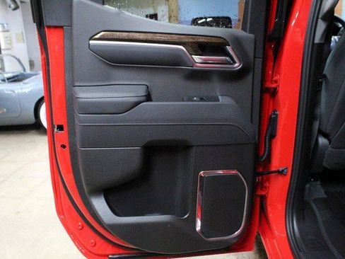 New 2026 GMC Sierra 1500 Elevation image 13