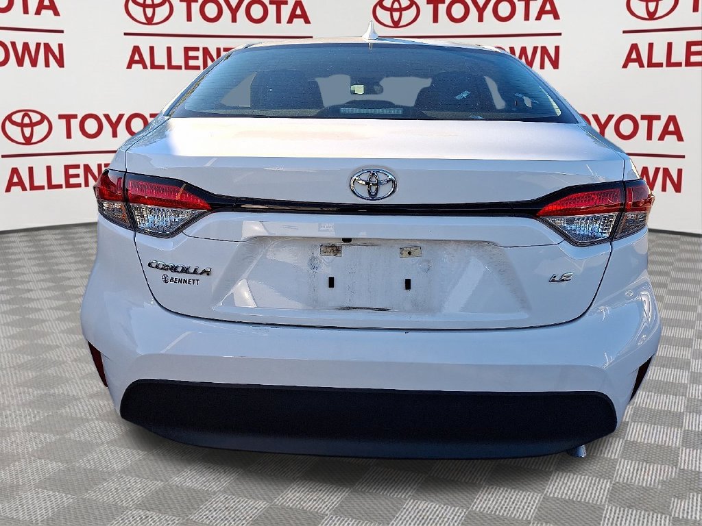 Used 2023 Toyota Corolla LE FWD image 5