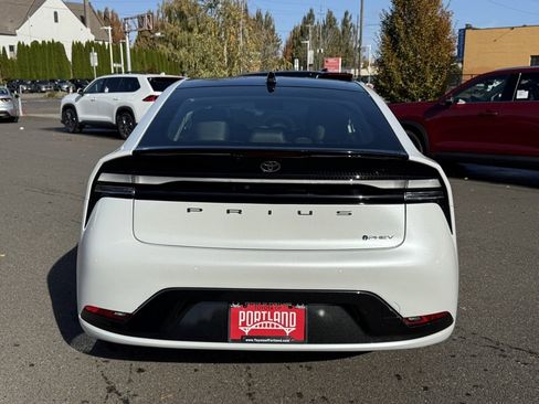 Used 2026 Toyota Prius XSE image 5