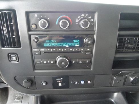 Used 2016 GMC Savana 3500 LT w/ LT Preferred Equipment Group image 20