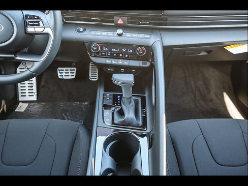 New 2026 Hyundai Elantra SEL FWD image 16