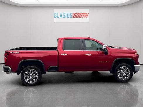 Used 2025 Chevrolet Silverado 2500 LTZ w/ LTZ Premium Package AWD/4WD image 2