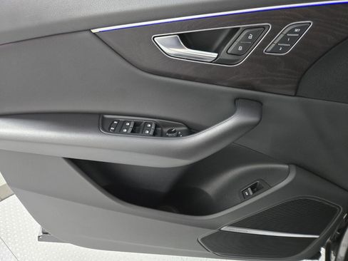 Used 2022 Audi Q8 Premium Plus w/ Premium Plus Package image 22