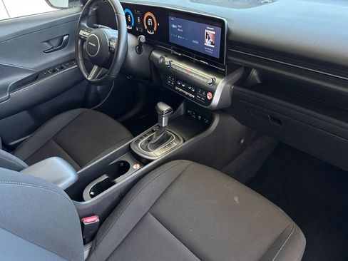 Used 2025 Hyundai Kona SEL FWD image 19