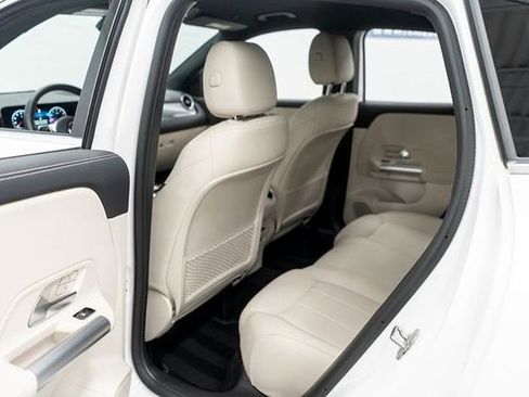 Used 2025 Mercedes-Benz GLA 250 4MATIC image 28