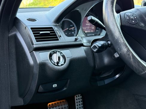 Used 2009 Mercedes-Benz C 63 AMG Sedan image 12