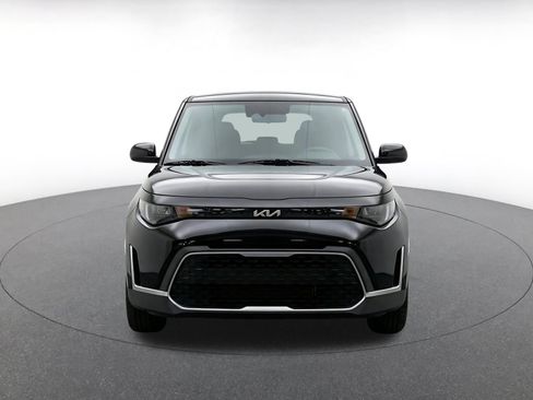 Used 2025 Kia Soul LX w/ LX Technology Package FWD image 2