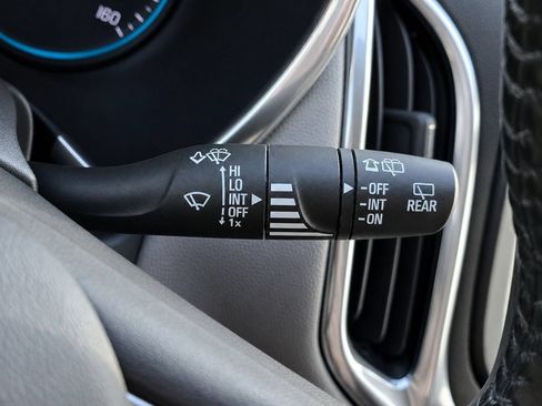 Used 2019 Chevrolet Equinox LT FWD image 26