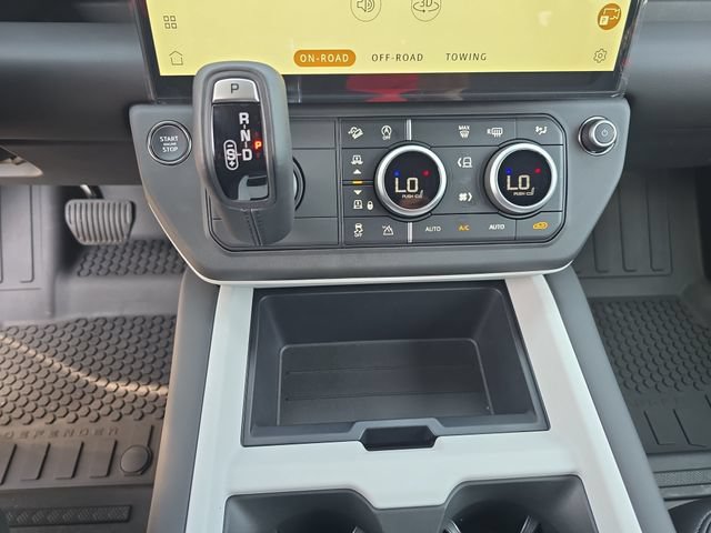 New 2026 Land Rover Defender 110 X-Dynamic SE AWD/4WD image 25