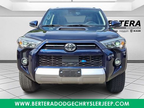 Used 2023 Toyota 4Runner TRD Off-Road Premium w/ Moonroof Package AWD/4WD image 2