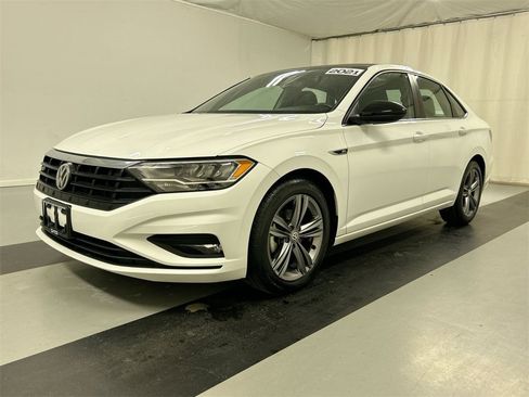 Used 2021 Volkswagen Jetta R-Line image 5
