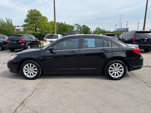 Used 2013 Chrysler 200 Touring FWD image 6