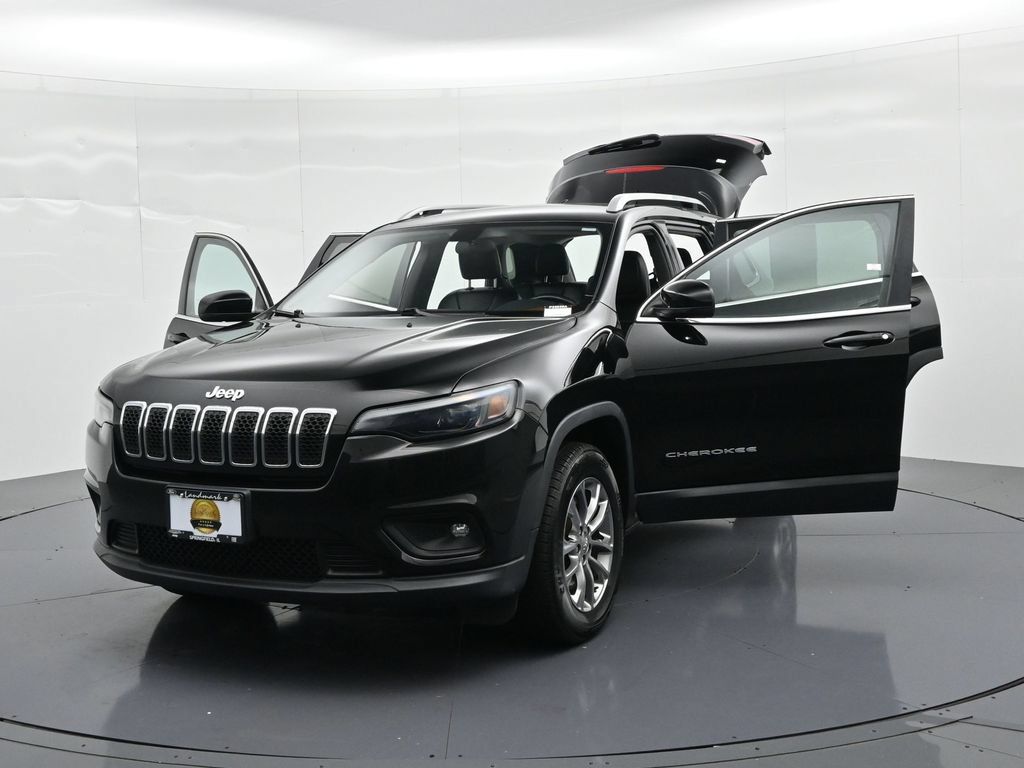 Used 2019 Jeep Cherokee Latitude Plus w/ Cold Weather Group AWD/4WD image 25