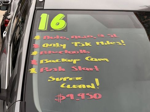 Used 2016 Nissan Rogue SV image 2