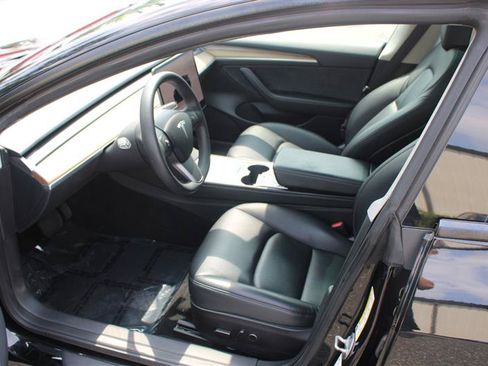 Used 2023 Tesla Model 3 Standard Range RWD image 9