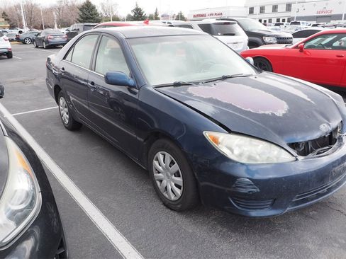 Used 2005 Toyota Camry LE image 2