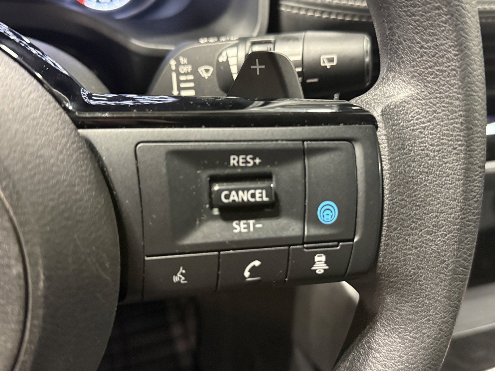 Used 2022 Nissan Rogue SV AWD/4WD image 18