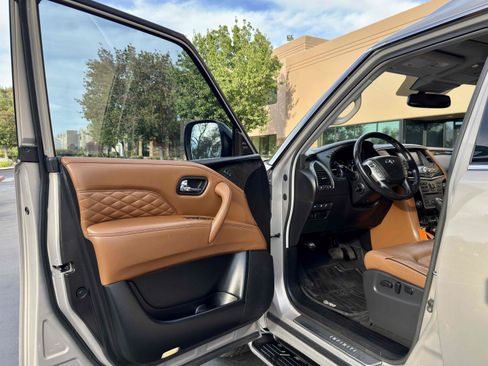 Used 2019 INFINITI QX80 Luxe w/ 22" Wheel Package AWD/4WD image 44