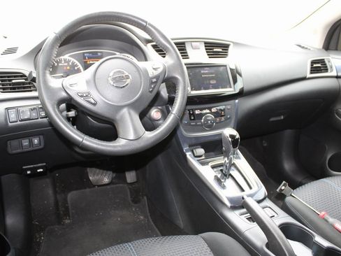 Used 2019 Nissan Sentra SR image 4