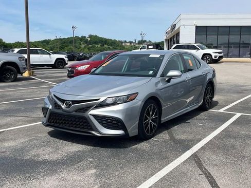 Used 2023 Toyota Camry SE FWD image 7