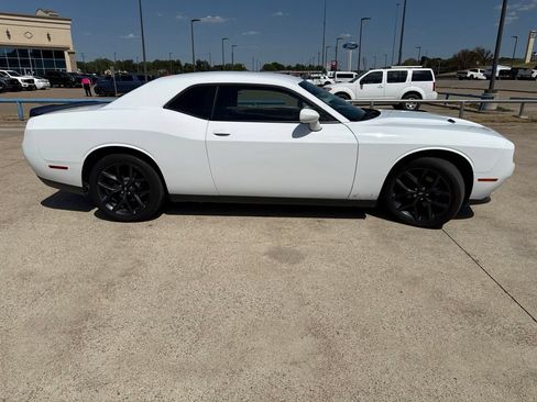 Used 2019 Dodge Challenger SXT w/ Driver Convenience Group RWD image 14