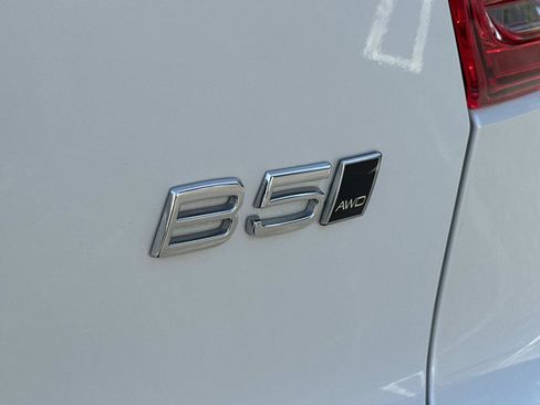 Certified 2025 Volvo XC40 B5 Plus image 28