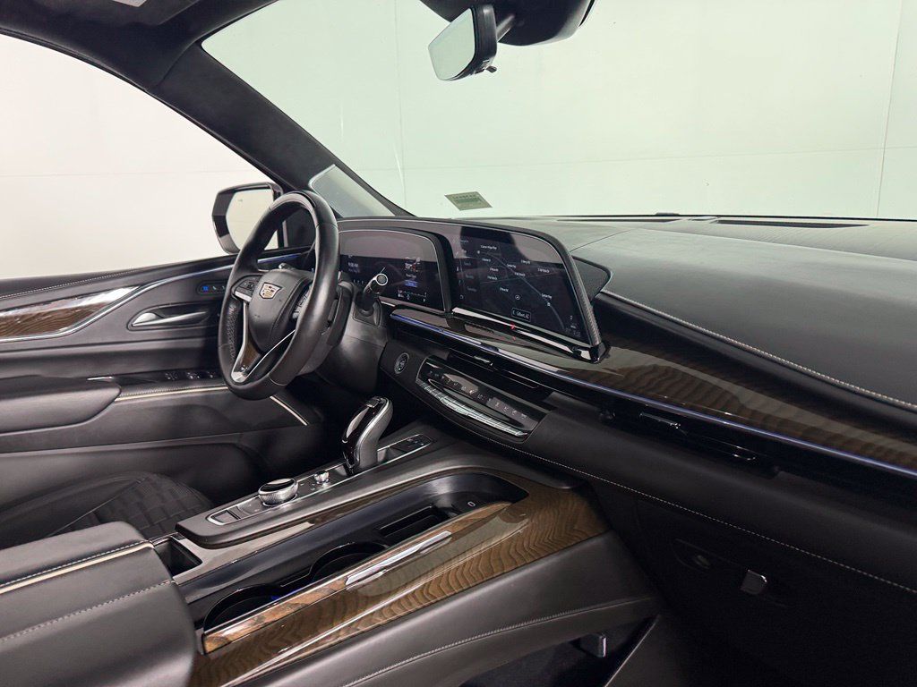 Used 2024 Cadillac Escalade ESV Sport Platinum w/ LPO, ONYX Package AWD/4WD image 29
