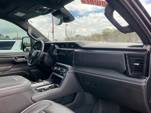 Used 2024 GMC Sierra 2500 AT4X image 27