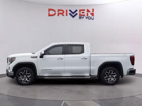 Used 2024 GMC Sierra 1500 SLT w/ SLT Premium Plus Package image 2