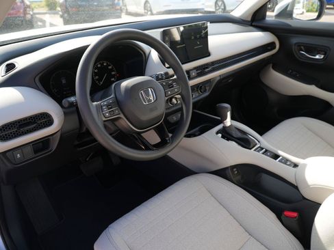 Used 2027 Honda HR-V LX image 6