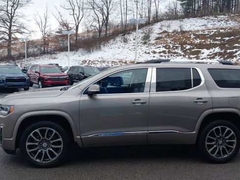 Used 2022 GMC Acadia Denali w/ Denali Ultimate Package AWD/4WD image 7
