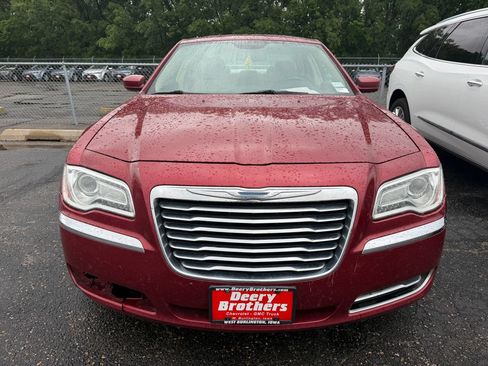 Used 2012 Chrysler 300 RWD image 3