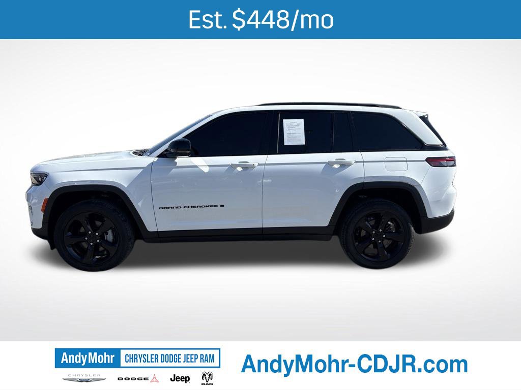 Used 2023 Jeep Grand Cherokee Limited w/ Black Appearance Package AWD/4WD image 4