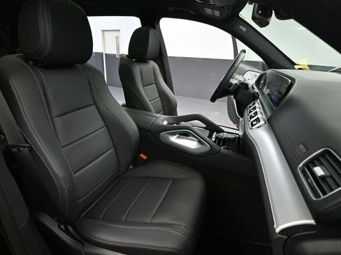 Used 2026 Mercedes-Benz GLS 450 4MATIC image 48
