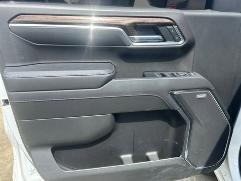 Used 2022 Chevrolet Silverado 1500 RST image 3