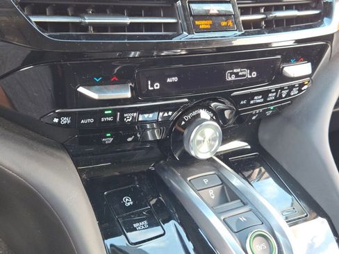 Used 2025 Acura MDX w/ Technology Package image 36