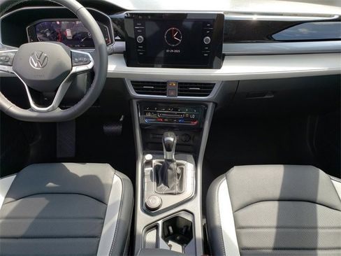 New 2025 Volkswagen Taos SEL image 9