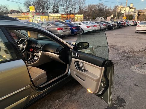 Used 2009 Subaru Outback 2.5i Special Edition image 16