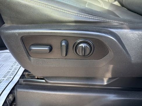 Used 2022 GMC Sierra 1500 SLT w/ SLT Premium Package image 18