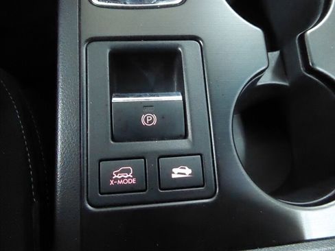 Used 2017 Subaru Outback 2.5i Premium image 16