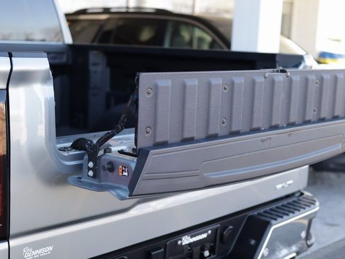 Used 2024 GMC Sierra 1500 SLT w/ SLT Premium Plus Package image 31