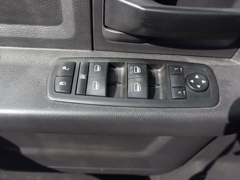 Used 2012 RAM 5500 ST w/ ST Decor Group image 21