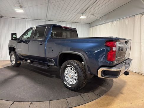 Used 2022 Chevrolet Silverado 2500 LT w/ Convenience Package image 6