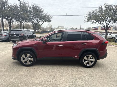 Used 2019 Toyota RAV4 Limited w/ Limited Grade Weather Package AWD/4WD image 11